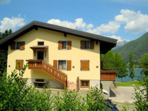 Lovely holiday home near Lake Ledro for 6 persons with park Molina Di Ledro